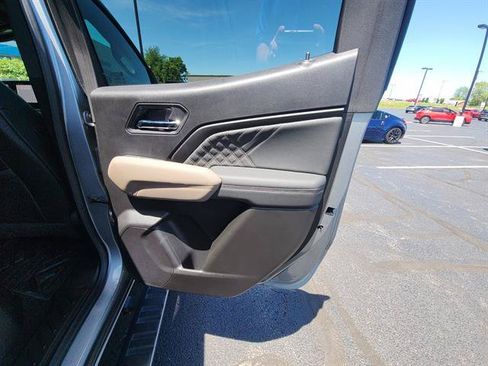 Used 2025 GMC Canyon Denali AWD/4WD image 14