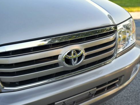 Used 2007 Toyota Land Cruiser AWD/4WD image 24