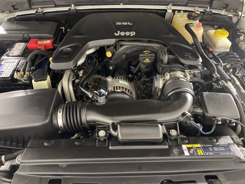 Used 2019 Jeep Wrangler Unlimited Sport S image 35