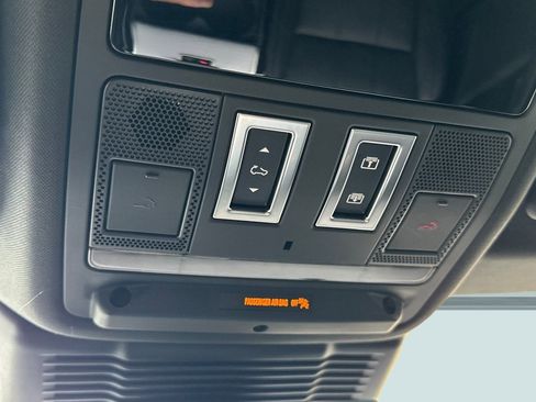 Used 2024 Land Rover Range Rover Evoque S image 19