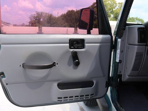 Used 1998 Jeep Wrangler SE AWD/4WD image 49