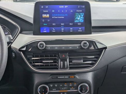 Used 2022 Ford Escape SE FWD image 23