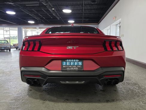 Used 2024 Ford Mustang GT Premium image 5