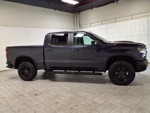 Used 2022 Chevrolet Silverado 1500 ZR2 w/ Technology Package image 10