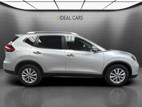 Used 2017 Nissan Rogue SV FWD image 6