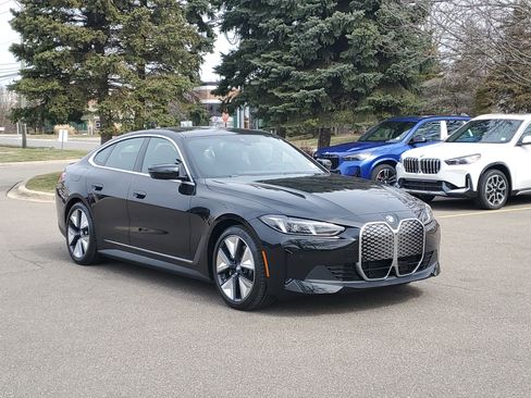 New 2026 BMW i4 xDrive40i w/ Premium Package AWD/4WD image 4