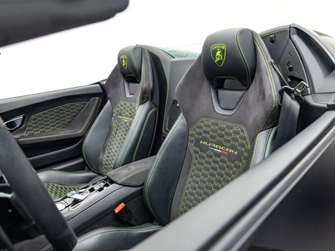 Used 2017 Lamborghini Huracan LP 610-4 image 2