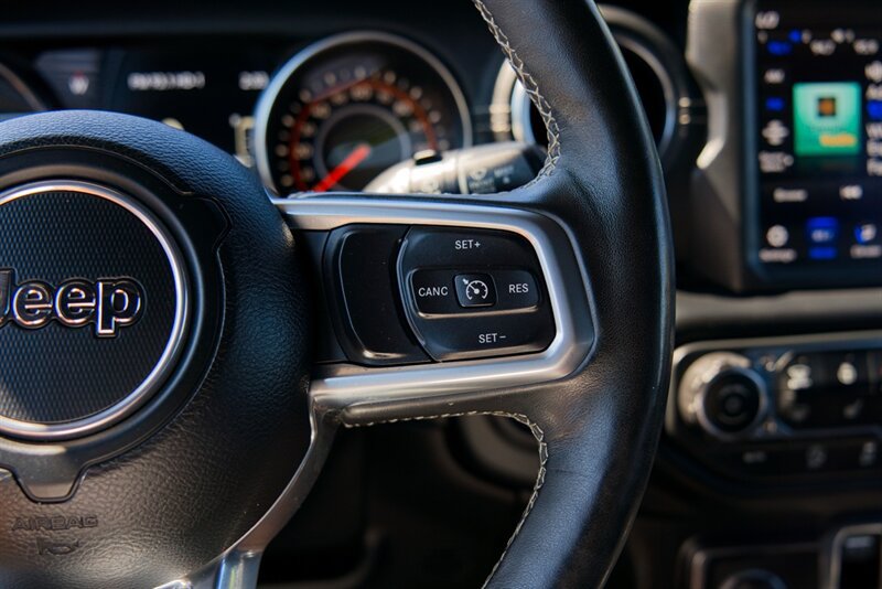 Used 2019 Jeep Wrangler Unlimited Sahara AWD/4WD image 29
