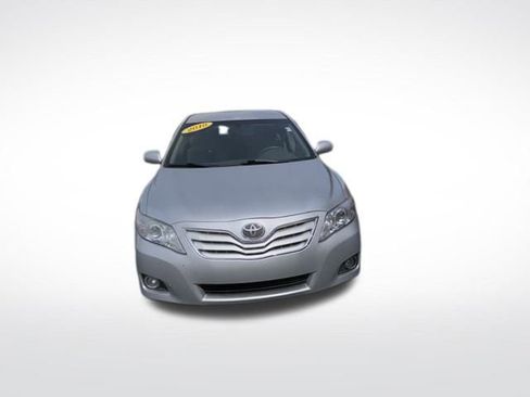 Used 2010 Toyota Camry LE image 14