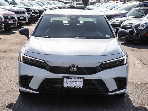 Used 2023 Honda Civic Sport image 2