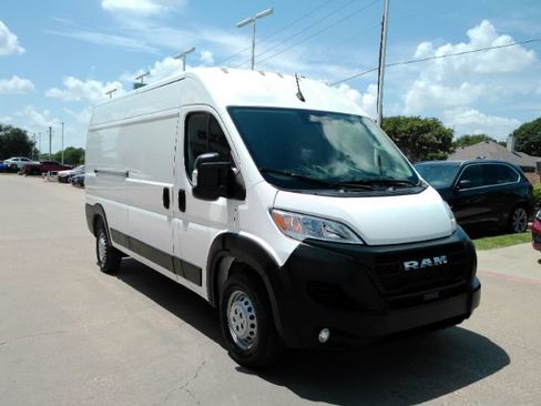 Used 2025 RAM ProMaster 2500 w/ Convenience Group FWD image 3