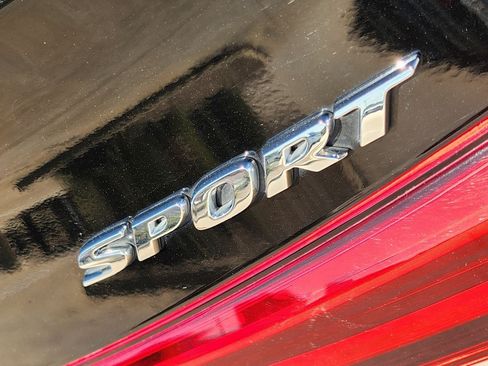 Used 2023 Honda Civic Sport image 10