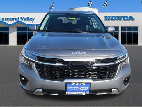 Used 2025 Kia Seltos S image 2