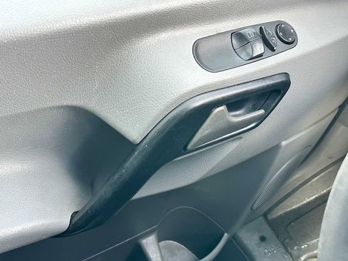 Used 2016 Freightliner Sprinter 2500 image 33