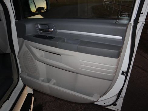 Used 2010 Dodge Grand Caravan SE w/ Climate Group image 34