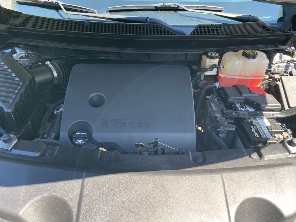Used 2020 Chevrolet Traverse LT FWD image 9