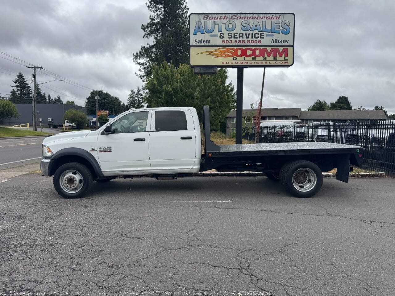 Used 2016 RAM 4500 Tradesman w/ Chrome Appearance Group AWD/4WD image 2