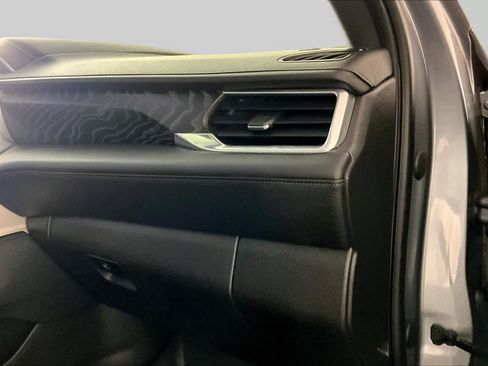 Used 2021 GMC Yukon Denali w/ LPO, Illumination Package RWD image 18