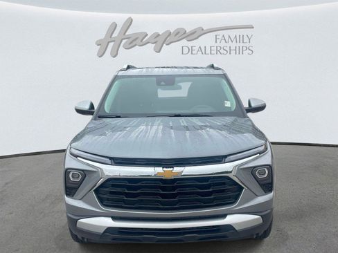 Used 2025 Chevrolet TrailBlazer LT AWD/4WD image 8