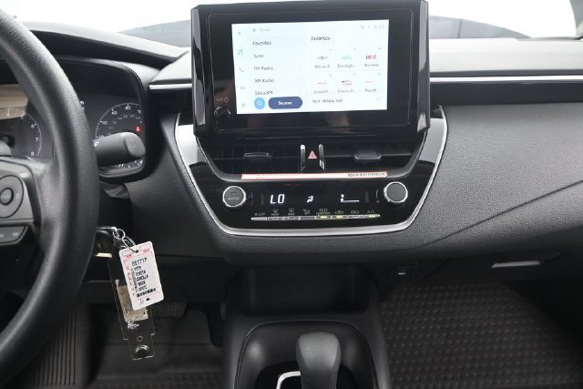 Used 2025 Toyota Corolla LE FWD image 6