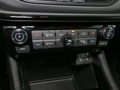 Used 2026 Jeep Compass Trailhawk AWD/4WD image 28