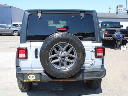 Used 2024 Jeep Wrangler Sport S AWD/4WD image 5