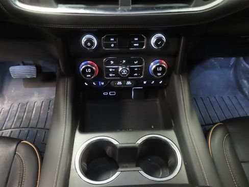 Used 2023 GMC Yukon XL AT4 image 24