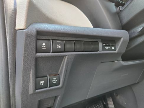 Used 2023 Toyota Sienna XLE FWD image 18