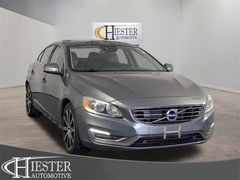 Used 2016 Volvo S60 T5 Inscription Platinum image 1