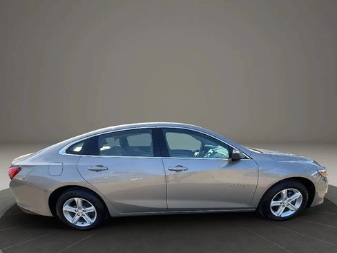 Used 2022 Chevrolet Malibu LS w/ Driver Confidence Package II FWD image 4