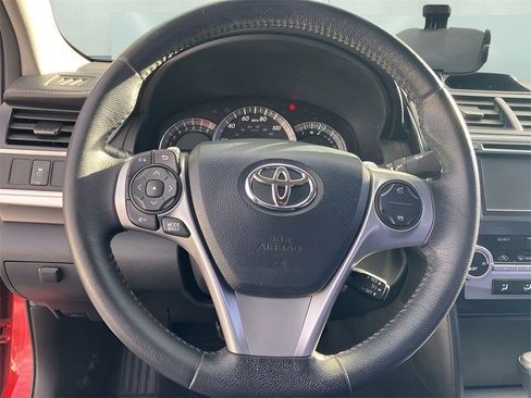 Used 2012 Toyota Camry SE image 10