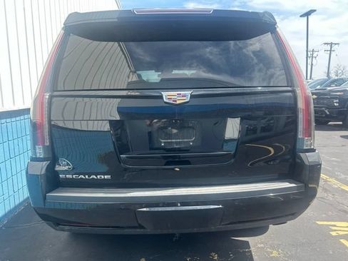 Used 2020 Cadillac Escalade Platinum w/ Escalade Sport Edition AWD/4WD image 3