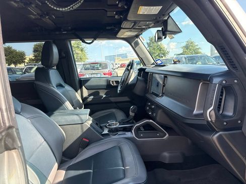 Used 2022 Ford Bronco Outer Banks w/ Sasquatch Package AWD/4WD image 8