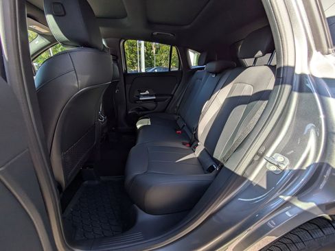 New 2025 Mercedes-Benz GLA 250 4MATIC image 18