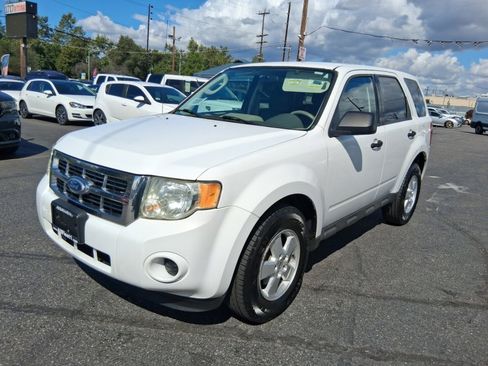 Used 2010 Ford Escape XLS image 3