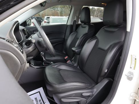 Used 2019 Jeep Compass Altitude image 7