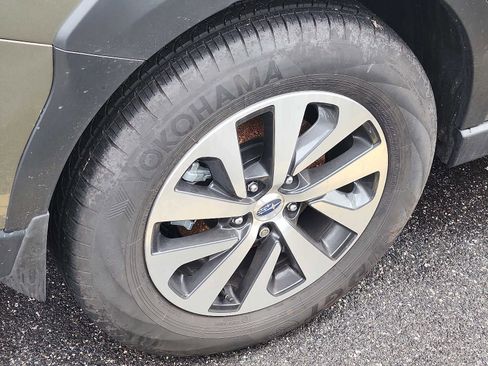 Certified 2025 Subaru Outback Premium image 6