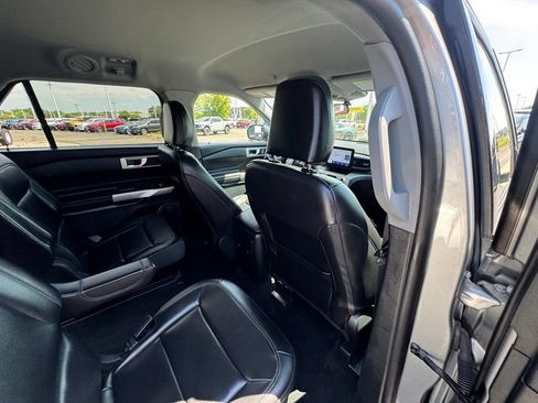 Used 2024 Ford Explorer XLT w/ Equipment Group 202A AWD/4WD image 13