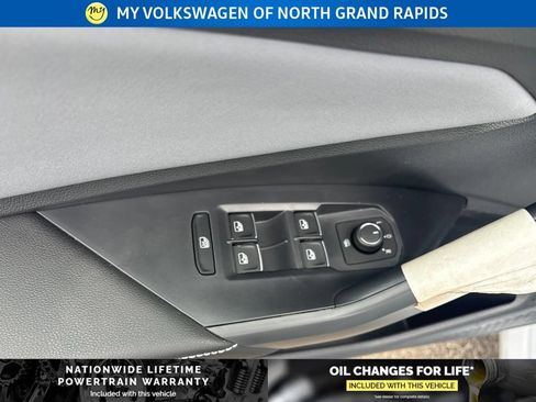 New 2026 Volkswagen Jetta SE FWD image 11