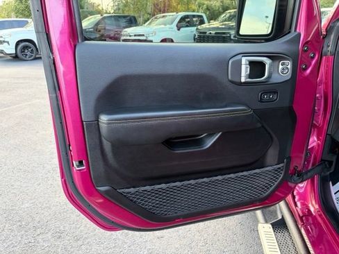 Used 2024 Jeep Wrangler Unlimited Sahara AWD/4WD image 12