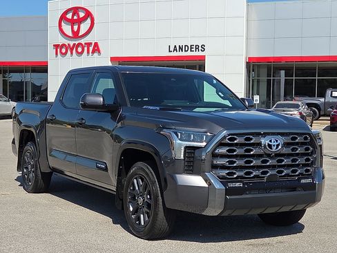 Used 2024 Toyota Tundra Platinum AWD/4WD image 1