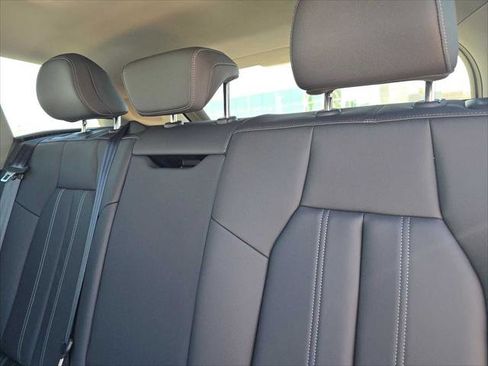 New 2025 Audi Q6 e-tron Premium Plus image 17