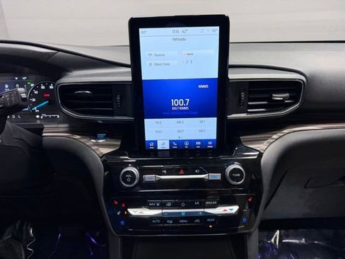 Used 2022 Ford Explorer Limited w/ Limited Technology Package image 30