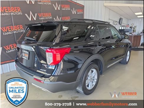 Used 2023 Ford Explorer XLT w/ Equipment Group 202A AWD/4WD image 4