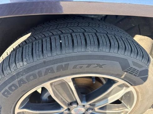 Used 2018 GMC Acadia Denali w/ Technology Package FWD image 10