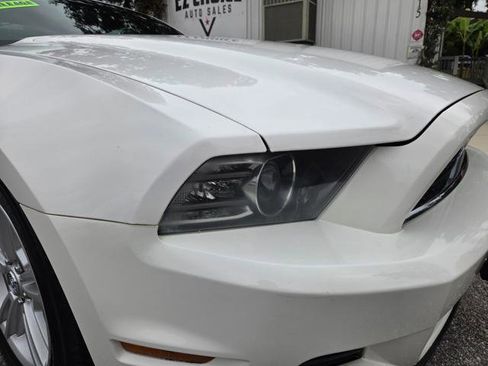 Used 2013 Ford Mustang Coupe image 3