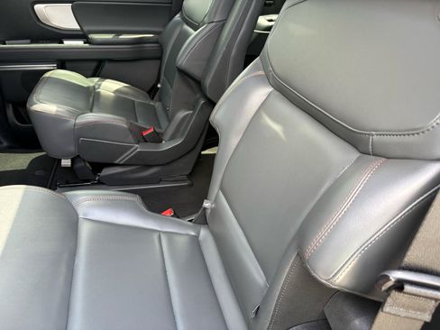 Used 2025 Ford Expedition Active AWD/4WD image 35