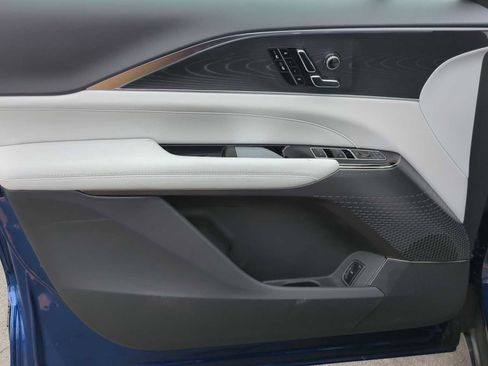 New 2025 Cadillac Lyriq Sport image 10