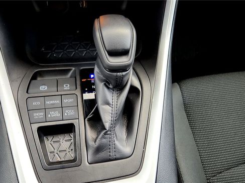 Certified 2024 Toyota RAV4 LE image 28