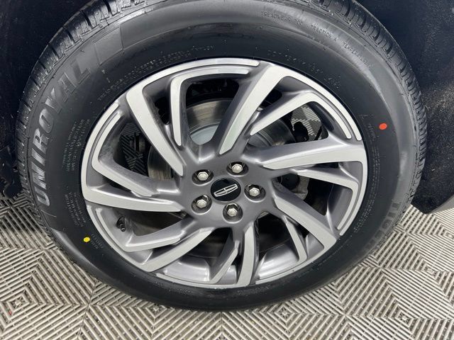 Certified 2023 Lincoln Corsair AWD w/ Equipment Group 101A image 10